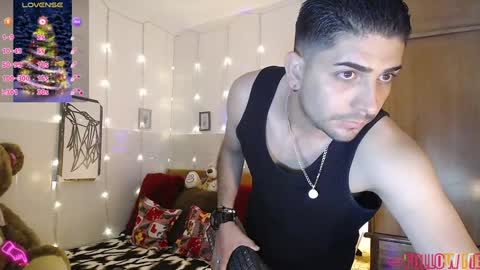 Snapshot of julian1225_ chatting on December 2024 07:00:02 PM Julian online show from December 2024 07:00:02 PM