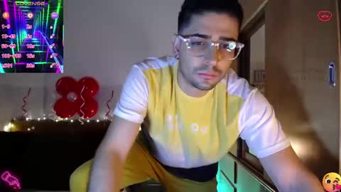 Snapshot of julian1225_ chatting on February 2025 01:51:01 AM Julian online show from February 2025 01:51:01 AM