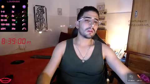 Snapshot of julian1225_ chatting on November 2025 01:38:02 AM Julian online show from November 2025 01:38:02 AM