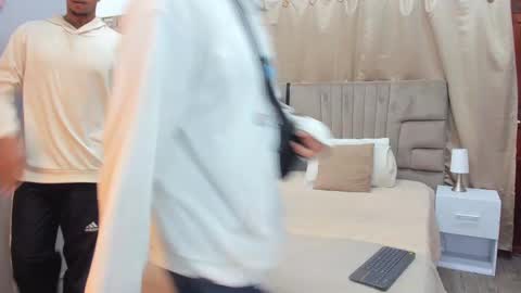 julian billy online show from December 2024 11:28:02 AM