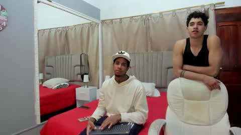 julian billy online show from January 2025 04:28:01 PM