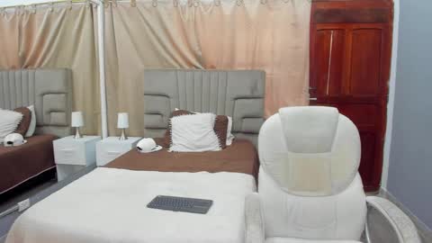 julian billy online show from February 2025 03:10:01 PM