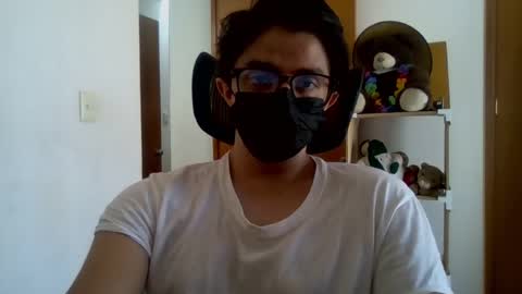 Julian Mora online show from March 2025 07:37:02 PM