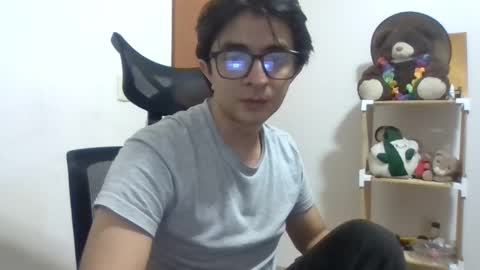 Julian Mora online show from March 2025 02:32:01 AM