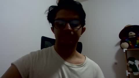 Julian Mora online show from November 2025 10:59:01 AM