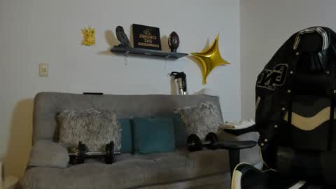 julian_wallace online show from October 2025 06:28:02 PM