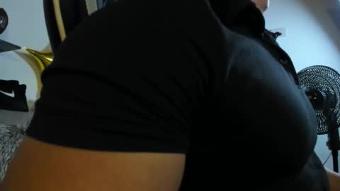 julian_wallace online show from November 2025 12:32:01 AM