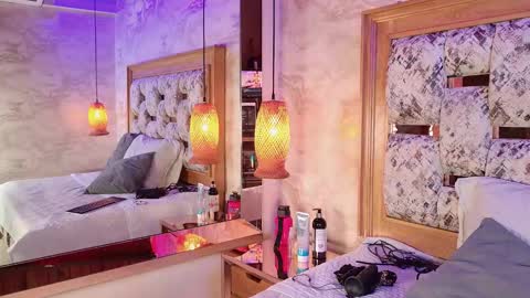 Snapshot of juliana_mendez25 chatting on October 2025 07:36:02 PM juliana_mendez25 online show from October 2025 07:36:02 PM