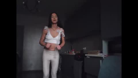 julianagold1 online show from December 2024 01:43:01 PM