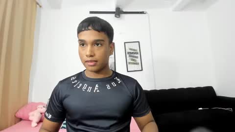 Juliann online show from October 2025 01:52:01 PM