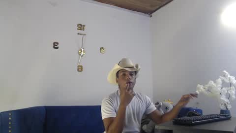 Juliann online show from October 2025 02:58:02 PM