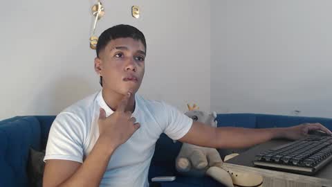 Juliann online show from October 2025 02:49:01 PM