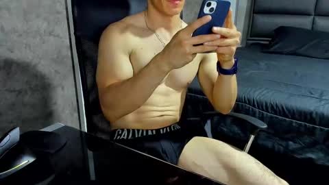 Snapshot of juliansexxx16 chatting on October 2025 10:55:02 PM Julian online show from October 2025 10:55:02 PM