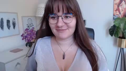 Julie online show from September 2025 12:38:02 PM