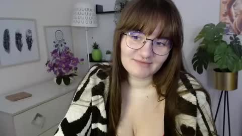 Julie online show from October 2025 07:01:01 AM