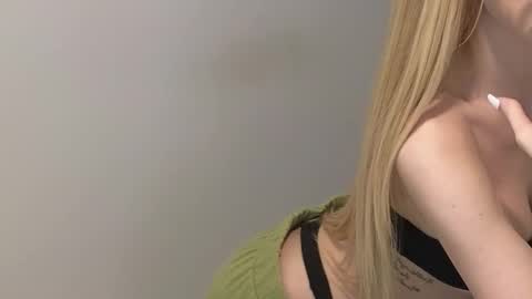 Julia online show from February 2025 08:42:01 PM