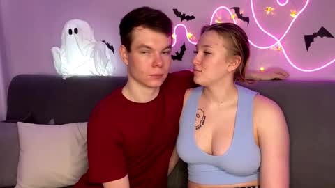 Julie and Thomas online show from October 2025 08:09:01 AM