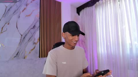 Julien online show from September 2025 12:04:02 PM