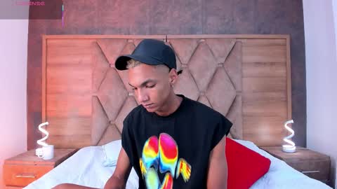 Julien online show from October 2025 12:27:02 PM