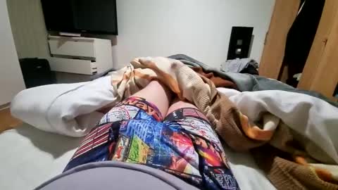 Julientoy online show from January 2025 03:00:02 AM