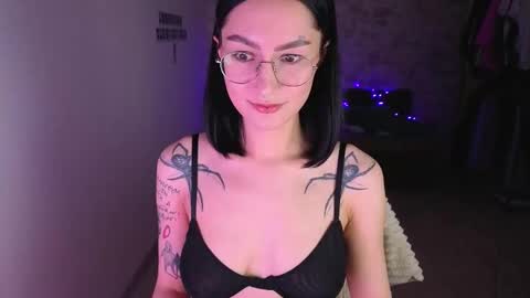 see u on Tuesday December 3 in 0200 UTC time turn on notifications so you dont miss me online show from September 2025 03:22:02 PM