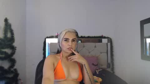 julieta__fox_ online show from December 2024 07:28:01 AM