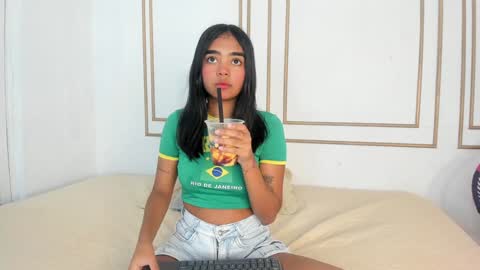 Juli online show from December 2024 07:22:02 PM