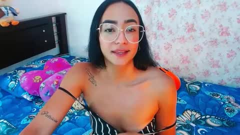 Snapshot of julieta_art1 chatting on December 2024 10:23:01 PM julieta art1 online show from December 2024 10:23:01 PM
