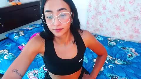 Snapshot of julieta_art1 chatting on December 2024 11:29:02 PM julieta art1 online show from December 2024 11:29:02 PM