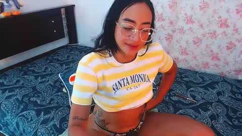Snapshot of julieta_art1 chatting on December 2024 12:04:02 AM julieta art1 online show from December 2024 12:04:02 AM