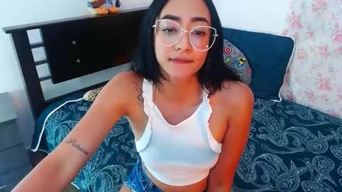 Snapshot of julieta_art1 chatting on December 2024 12:03:02 AM julieta art1 online show from December 2024 12:03:02 AM