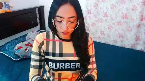 Snapshot of julieta_art1 chatting on December 2024 08:58:02 PM julieta art1 online show from December 2024 08:58:02 PM