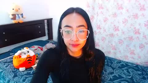 Snapshot of julieta_art1 chatting on January 2025 01:56:01 AM julieta art1 online show from January 2025 01:56:01 AM