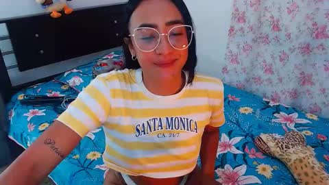 Snapshot of julieta_art1 chatting on January 2025 12:57:02 AM julieta art1 online show from January 2025 12:57:02 AM