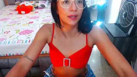 Snapshot of julieta_art1 chatting on February 2025 06:10:01 PM julieta art1 online show from February 2025 06:10:01 PM