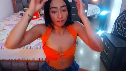Snapshot of julieta_art1 chatting on February 2025 11:06:01 PM julieta art1 online show from February 2025 11:06:01 PM