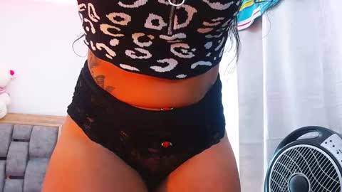 Snapshot of julieta_art1 chatting on February 2025 10:20:01 PM julieta art1 online show from February 2025 10:20:01 PM