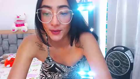 Snapshot of julieta_art1 chatting on February 2025 10:15:01 PM julieta art1 online show from February 2025 10:15:01 PM