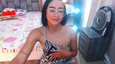 Snapshot of julieta_art1 chatting on February 2025 01:40:01 AM julieta art1 online show from February 2025 01:40:01 AM