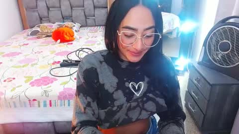 Snapshot of julieta_art1 chatting on February 2025 09:20:02 PM julieta art1 online show from February 2025 09:20:02 PM
