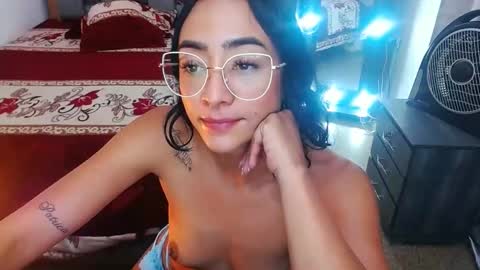 Snapshot of julieta_art1 chatting on February 2025 11:14:02 PM julieta art1 online show from February 2025 11:14:02 PM