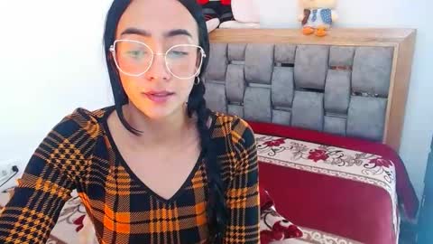 Snapshot of julieta_art1 chatting on February 2025 10:42:02 PM julieta art1 online show from February 2025 10:42:02 PM