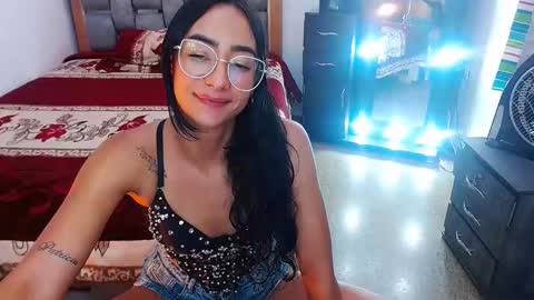 Snapshot of julieta_art1 chatting on February 2025 09:20:02 PM julieta art1 online show from February 2025 09:20:02 PM