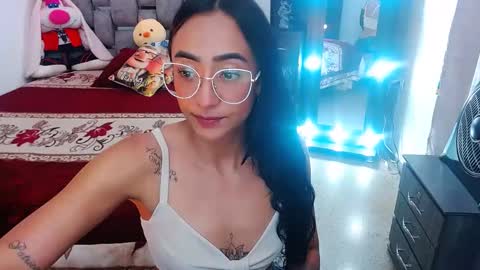 Snapshot of julieta_art1 chatting on March 2025 01:23:01 AM julieta art1 online show from March 2025 01:23:01 AM