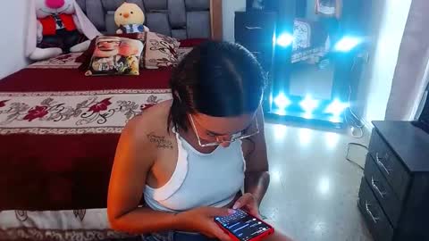 Snapshot of julieta_art1 chatting on March 2025 12:00:02 AM julieta art1 online show from March 2025 12:00:02 AM