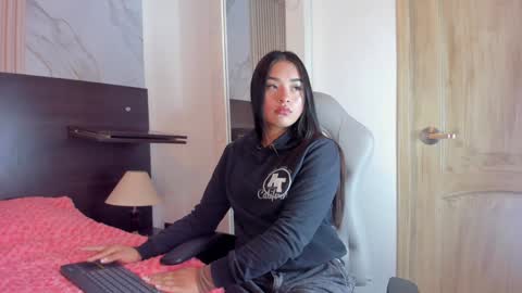 Julieta online show from February 2025 12:06:01 PM