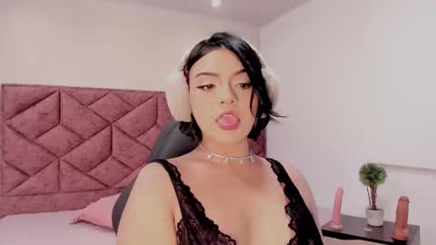 Snapshot of julieta_sweett20 chatting on November 2025 01:45:01 PM Julieta online show from November 2025 01:45:01 PM