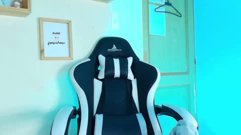 juli online show from November 2025 01:15:01 AM