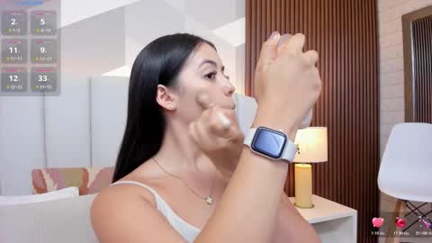 Julieta Santos online show from November 2025 06:51:01 PM