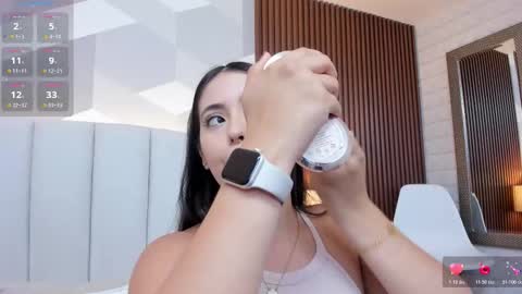 Julieta Santos online show from November 2025 06:42:02 PM